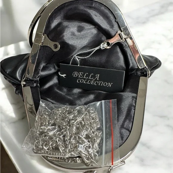 Elegant Black Quilted Women's Evening Bag - Picture 5 of 5